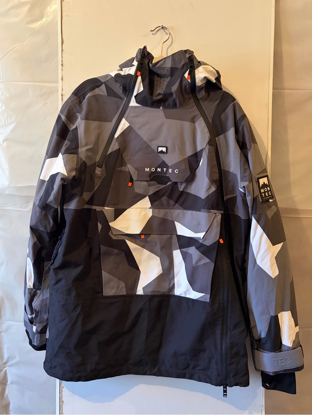 Montec Doom Hooded Anorak Jacket - Black & Gray Camo Men’s Lagre